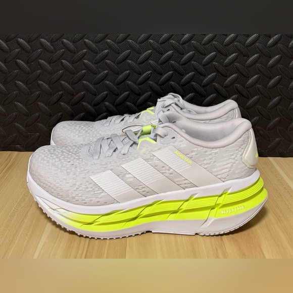 adidas Adistar 4  Dash Grey Hi Res Yellow Running Shoes JR0291 Womens Size 7.5 - Picture 3 of 5